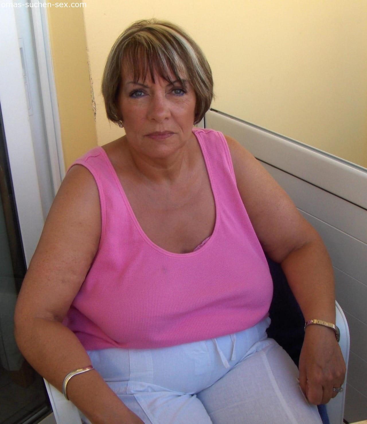 Aufgeschlossene Großmama sucht Liebhaber in Reutlingen Aufgeschlossene Großmama 61 Jahre