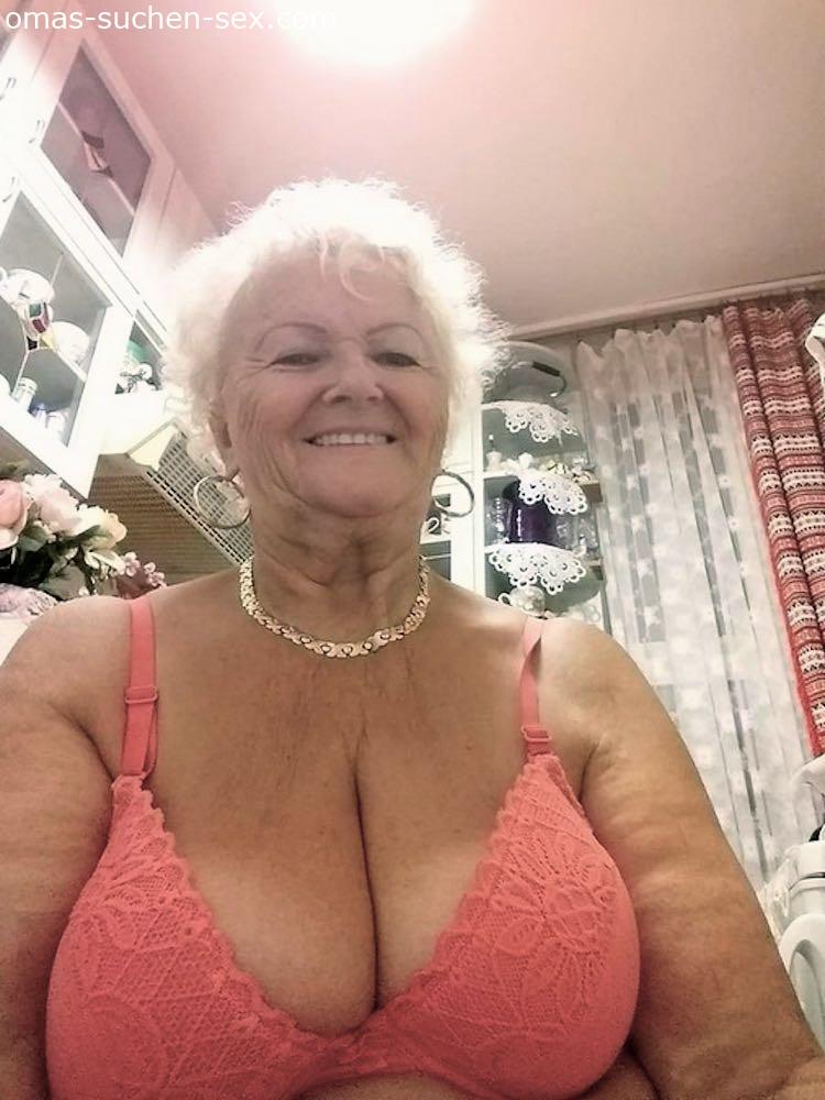 Fickrige Granny aus Aschaffenburg sucht Sex