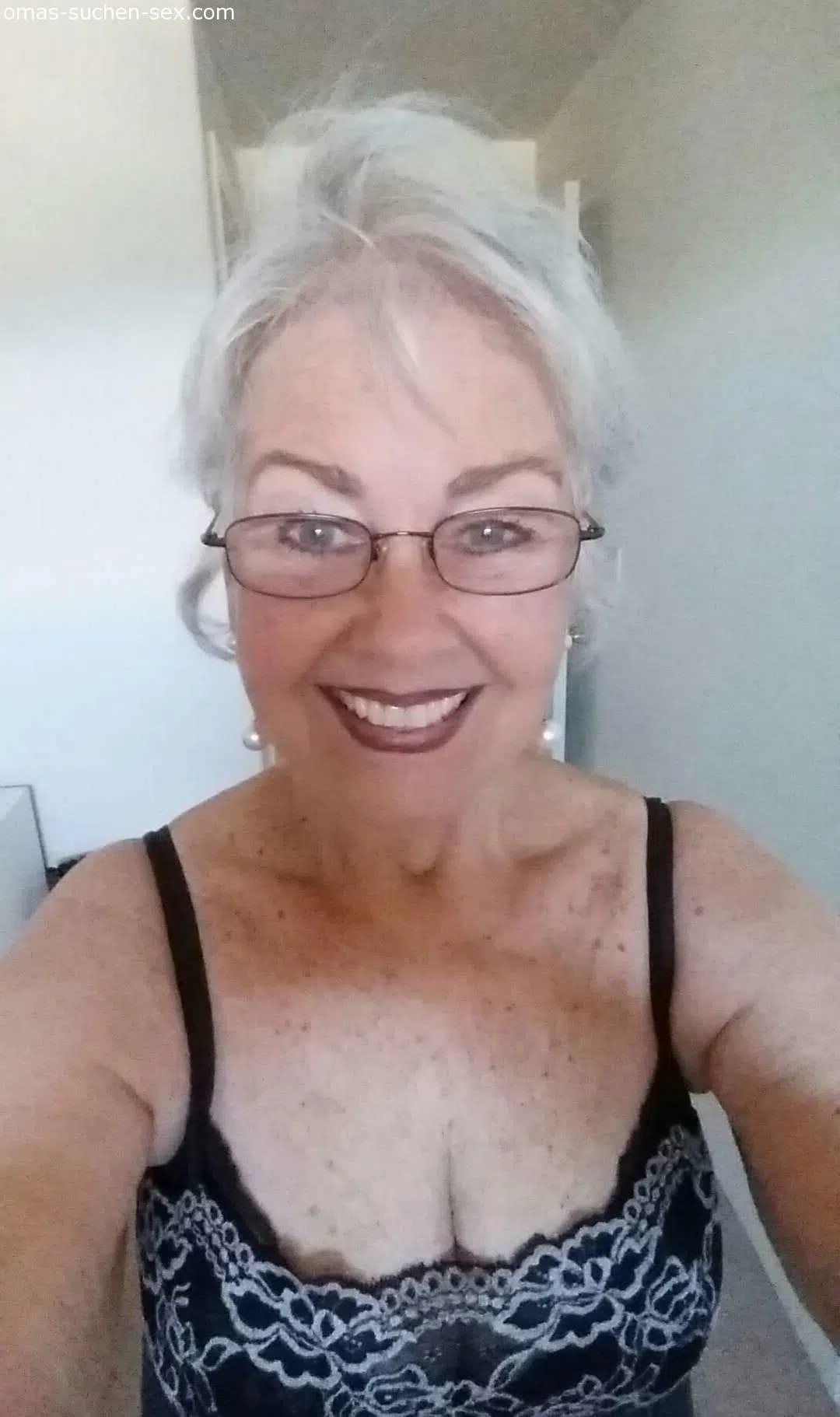 Oma sucht Sex mit strammen Burschen aus Kassel Oma 65 Jahre sucht Sex