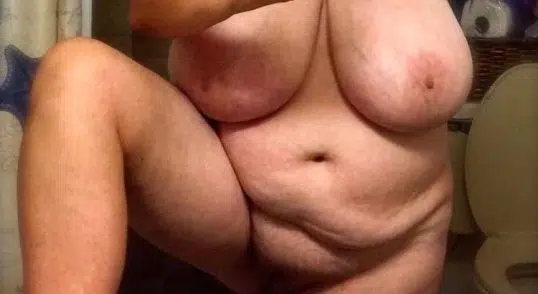 Wer will Omas riesige Hängetitten ficken